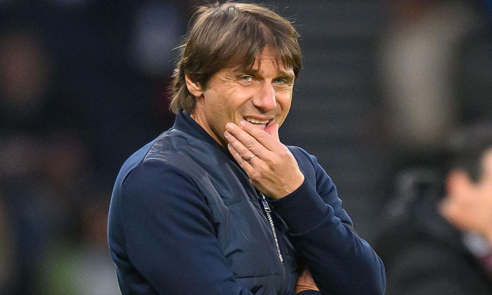 Conte đang gặp nhiều khó khăn tại Tottenham