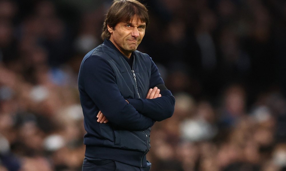 Tottenham sa thải Conte phải bồi thường bao nhiêu tiền