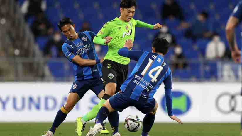 Soi Kèo Ulsan Hyundai vs Jeonbuk Hyundai, 17h00 ngày 19/8: VĐQG Hàn Quốc