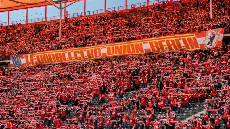 Union Berlin và hành trình không tưởng từ kẻ nghèo khó đến kẻ thách thức Real