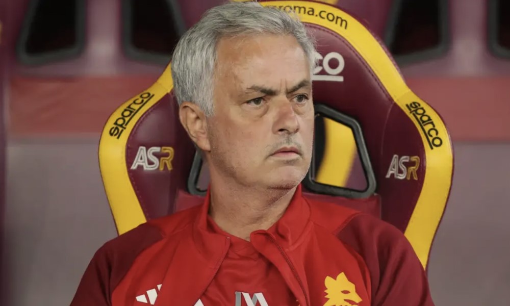 Mourinho đối mặt trát sa thải nếu Roma thất bại trước Cagliari