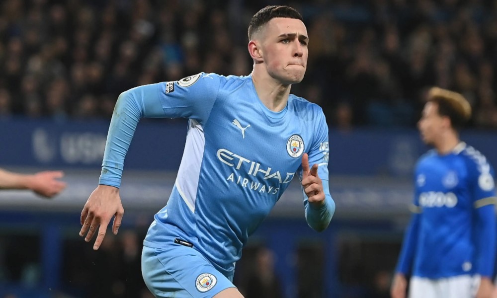 Phil Foden và cú sút tham vọng