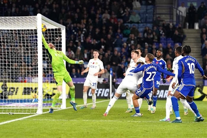 Soi Kèo Leeds vs Leicester, 03h00 ngày 24/02