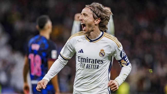 Modric muốn ở lại Real vào mùa giải tới