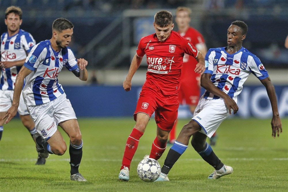 Soi Kèo Heerenveen vs Twente, 02h00 ngày 04/04