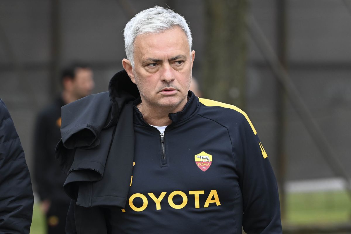 AS Roma đã đúng khi sa thải Jose Mourinho - Bóng Đá