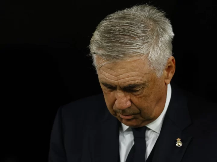 Đồng hồ đếm ngược với Ancelotti