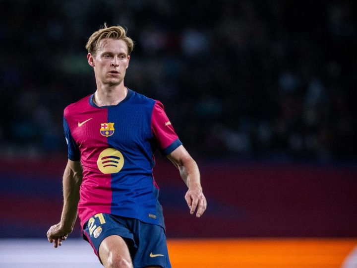 De Jong chỉ còn hơn một năm rưỡi hợp đồng với Barca