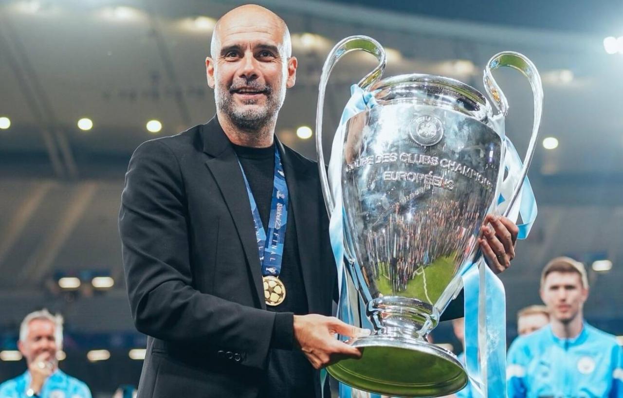 Pep Guardiola ở lại Man City để viết tiếp lịch sử