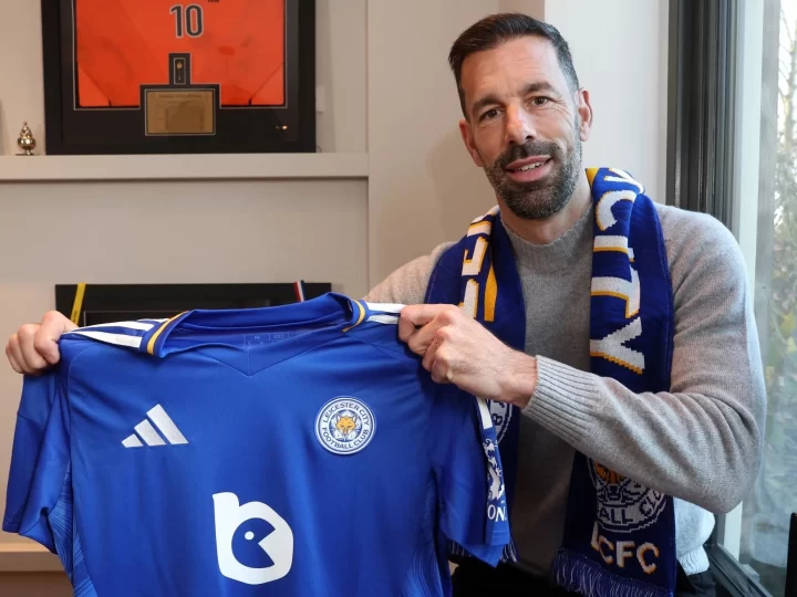 Leicester City bất ngờ bổ nhiệm HLV Ruud van Nistelrooy