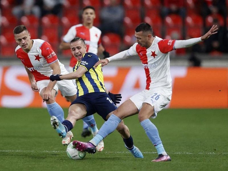 soi kèo Slavia Prague vs Fenerbahce lúc 03h00 ngày 29/11/2024