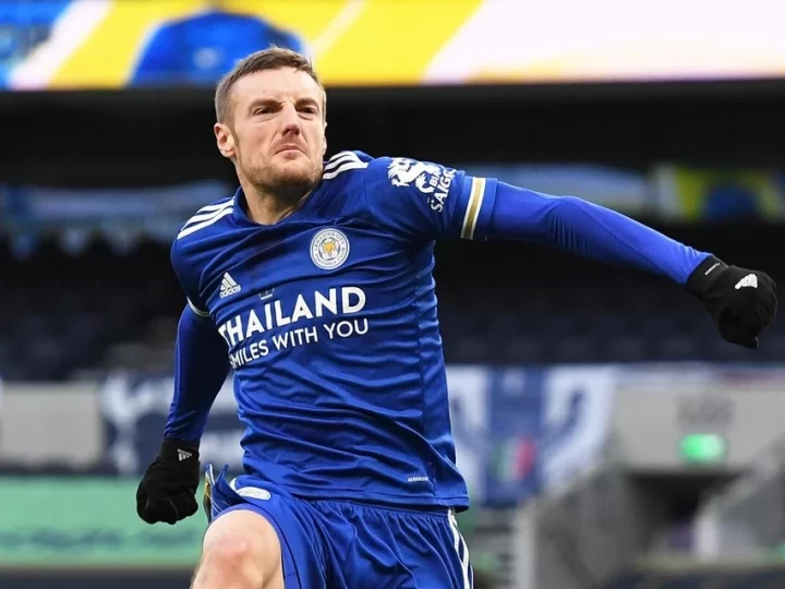 Vardy chia tay Leicester