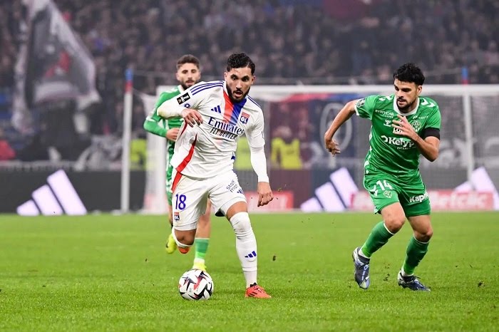 Saint-Etienne vs Lyon, 01h45 ngày 21/04